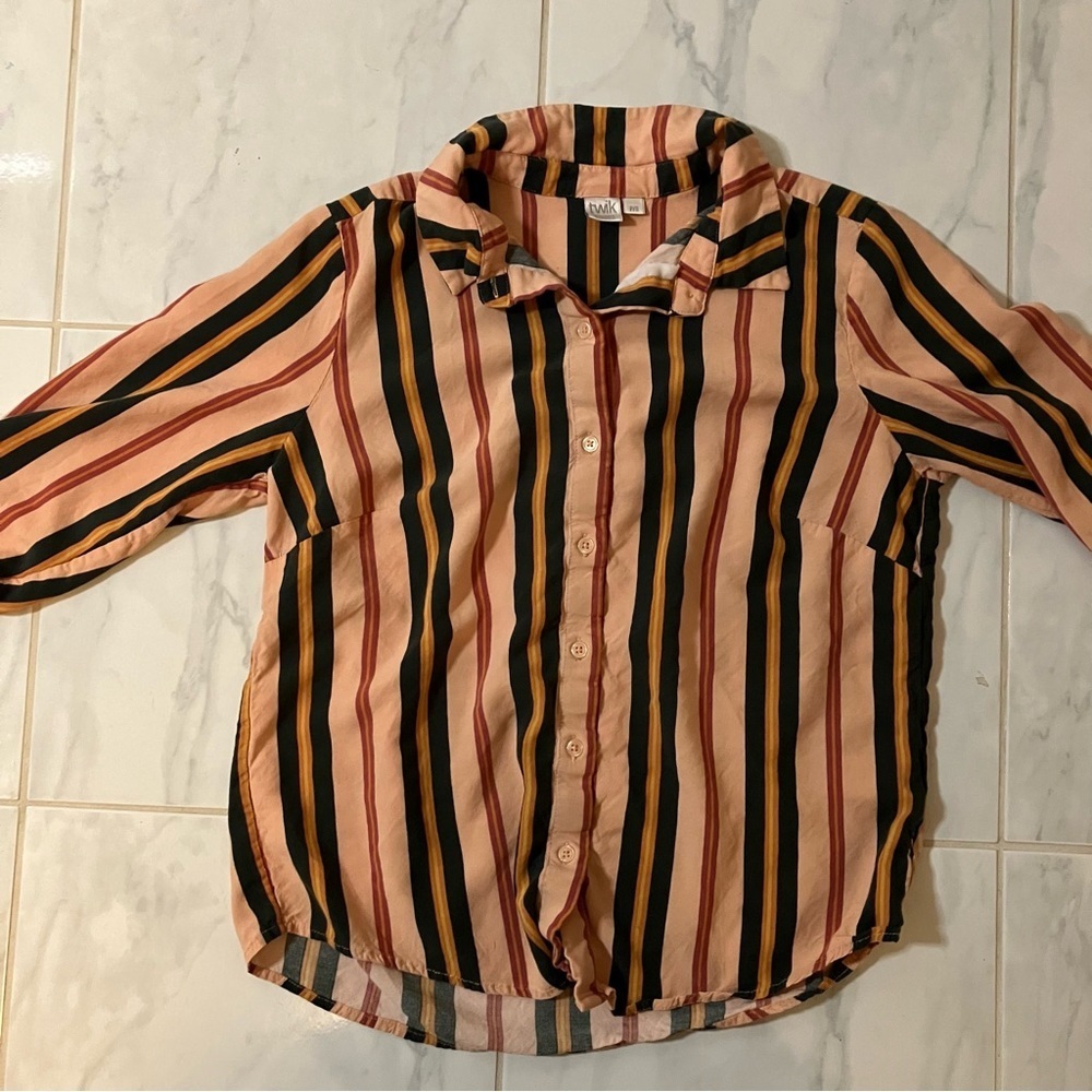 Twik by Simmons striped 3/4 sleeve button up blouse.  EUC